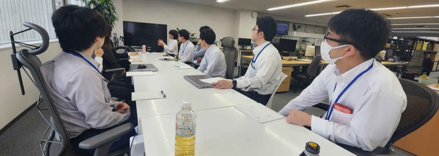 写真はダックビル早朝勉強会の様子です。