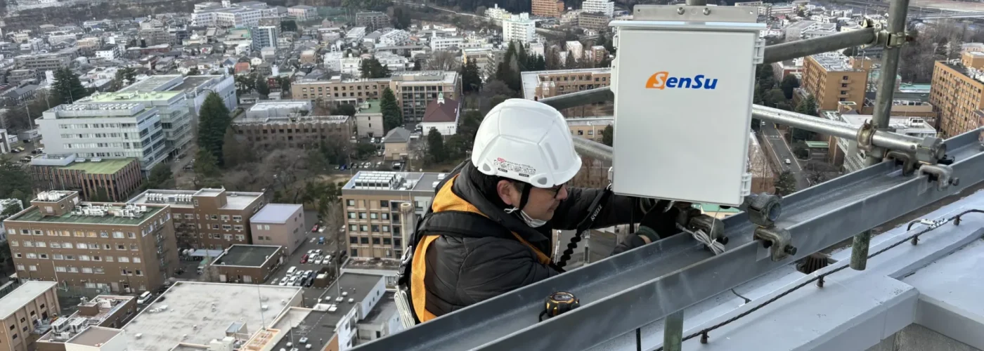 (写真はダックビルが誇る電気通信工事士、Mr.青田の勇姿です)