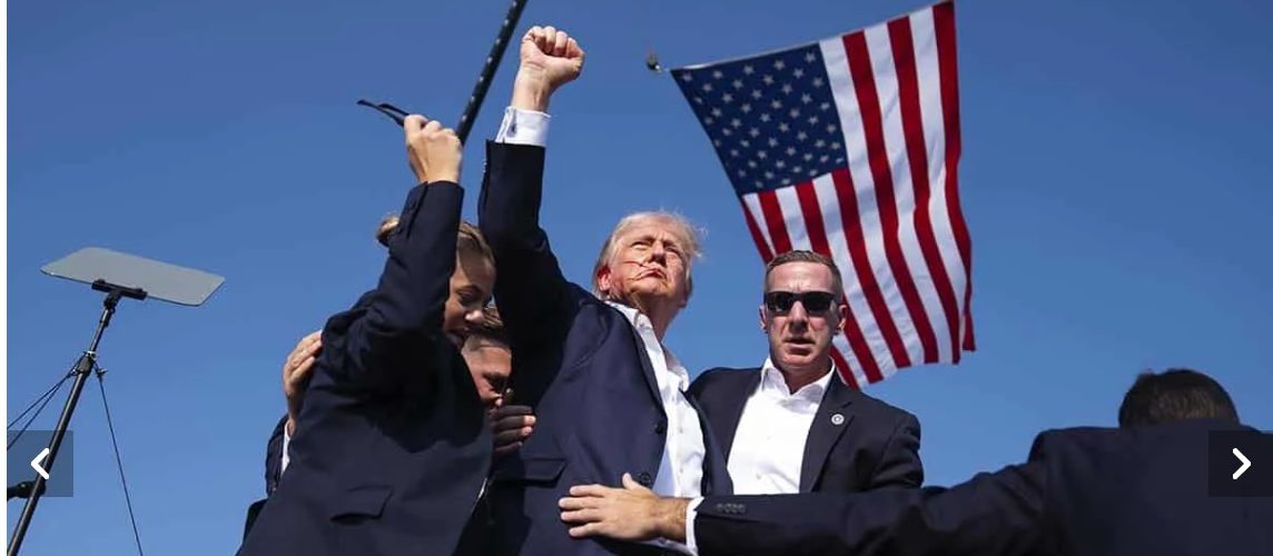 （写真：AP/アフロ）トランプ大統領候補襲撃後の様子