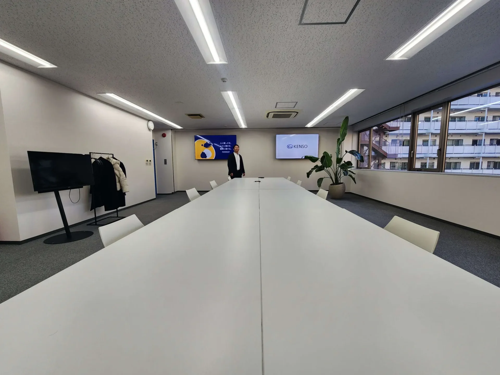 ベンチャラ企業の会議室